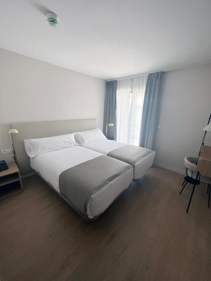 Hotel H4 Cangas 3 Superior Buitenkant foto