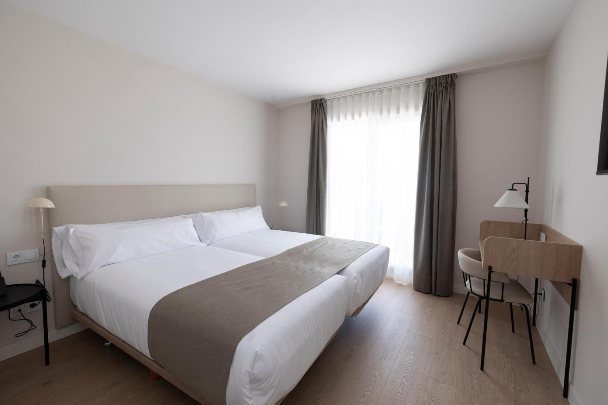 Hotel H4 Cangas 3 Superior Buitenkant foto