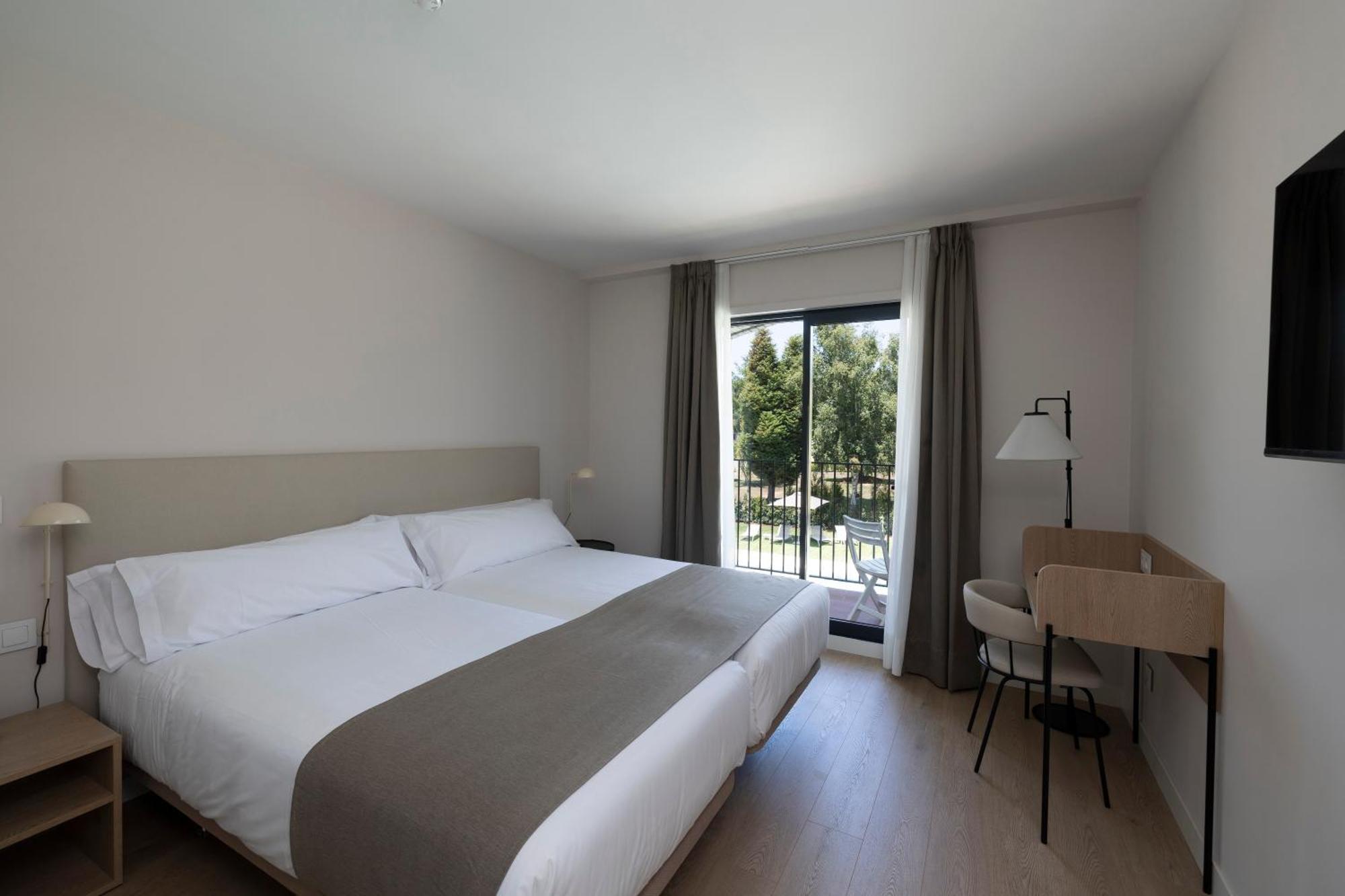 Hotel H4 Cangas 3 Superior Buitenkant foto