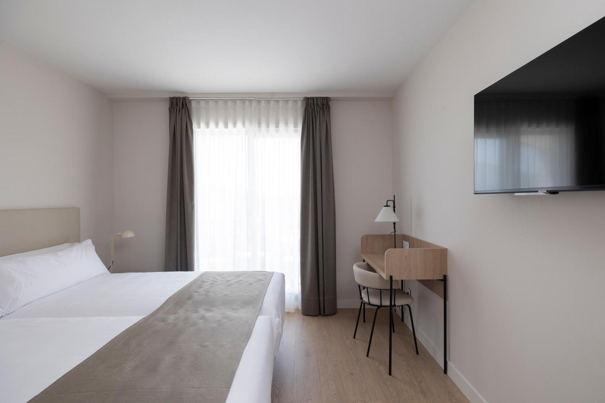 Hotel H4 Cangas 3 Superior Buitenkant foto