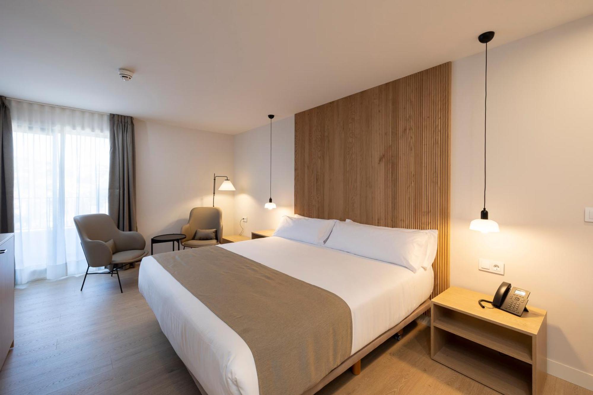 Hotel H4 Cangas 3 Superior Buitenkant foto